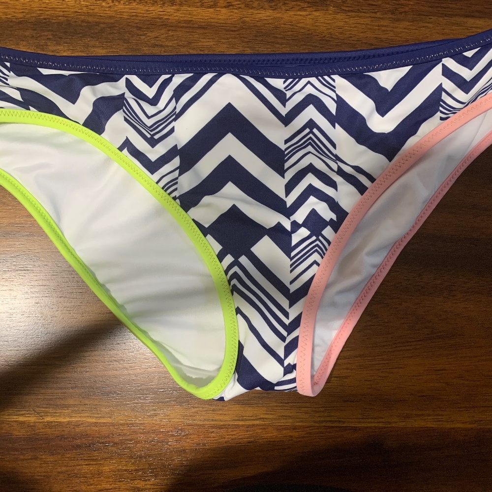 NEW VS bikini - Picture 2 of 5